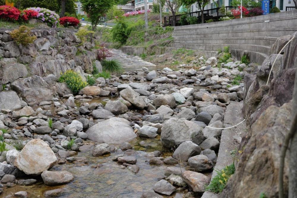 Inje Deulgukwa Pension Bagian luar foto